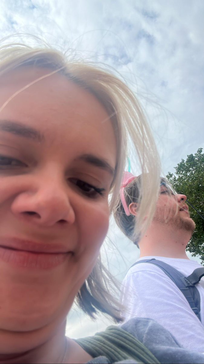 TimSiviter's tweet image. Happy birthday @LoiLlyaa !!! Hope you have the best day 😁