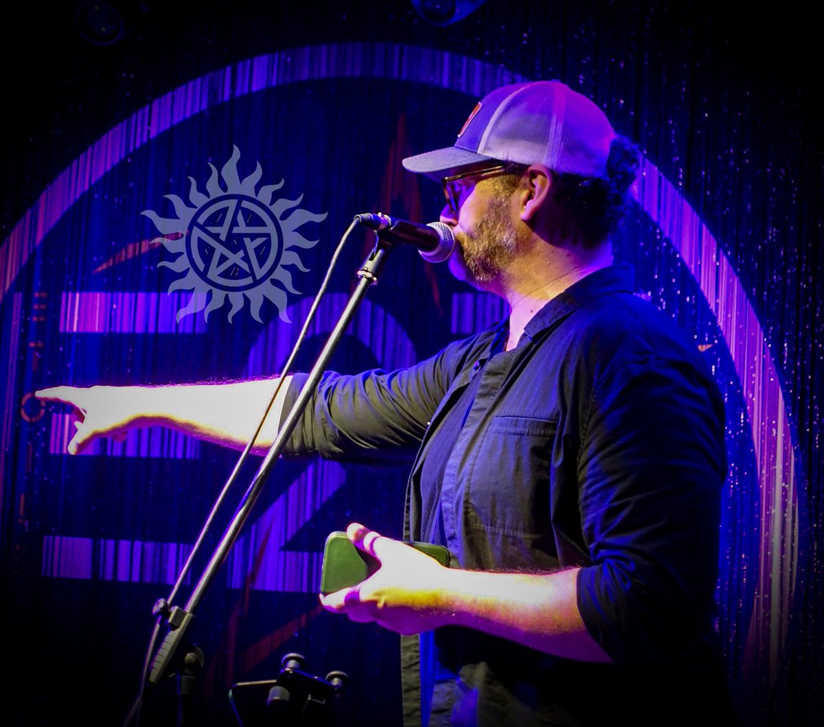 Suou88's tweet photo. Always a pleasure to get to listen to his beautiful voice. 🥰 And of course to talk to him. He’s always a pleasure to be around. 🫶
#jib13 #JIBFamily #JasonManns #MondayConcert https://t.co/1q6WDyBvAO