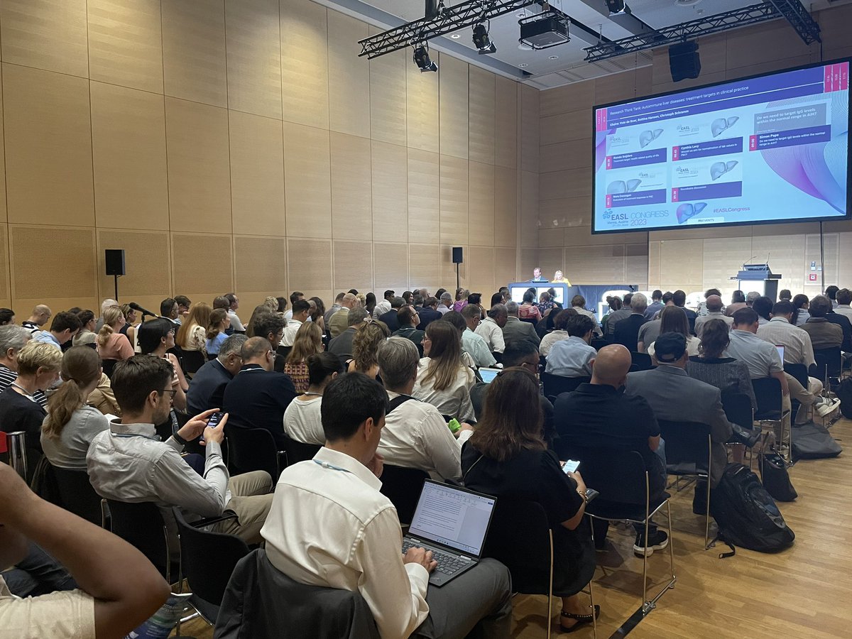 8.30 am and here we have another full room @EASLedu #EASLCongress - this time a rhink tank on autoimmune liver disease. Looking forward to @DrCynthiaLevy speaking about normalisation of labs in #PBC.  Another reminder of how important and current the #PBCSummit is and was.