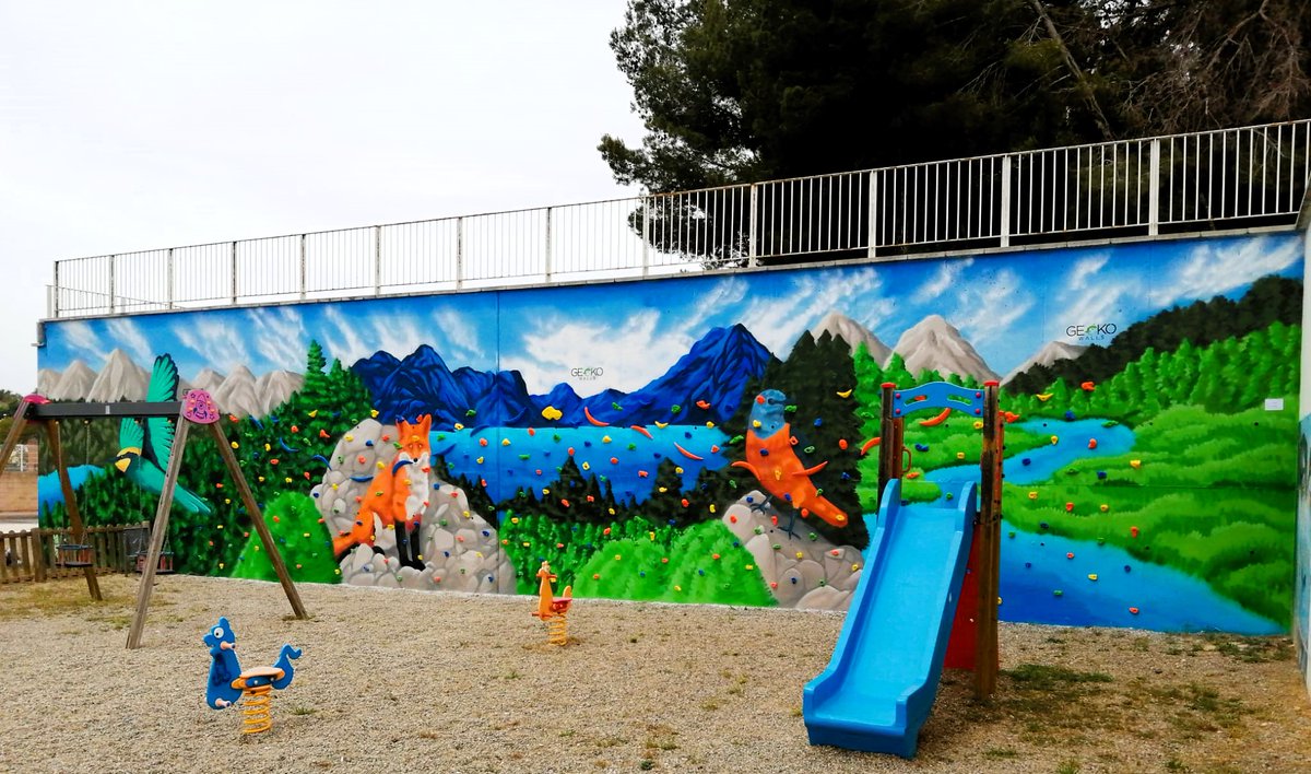 GeckoWalls's tweet photo. Projecte majestuós d'Art i Escalada el que hem realitzat a @pallaresos per que gaudeixin petits I grans en un espai ideal.😊🎨🧗‍♂️🏞🦎

#geckowalls #arteyescalada #escalada #rocodromo #art #mural https://t.co/1r5TYK3YCx