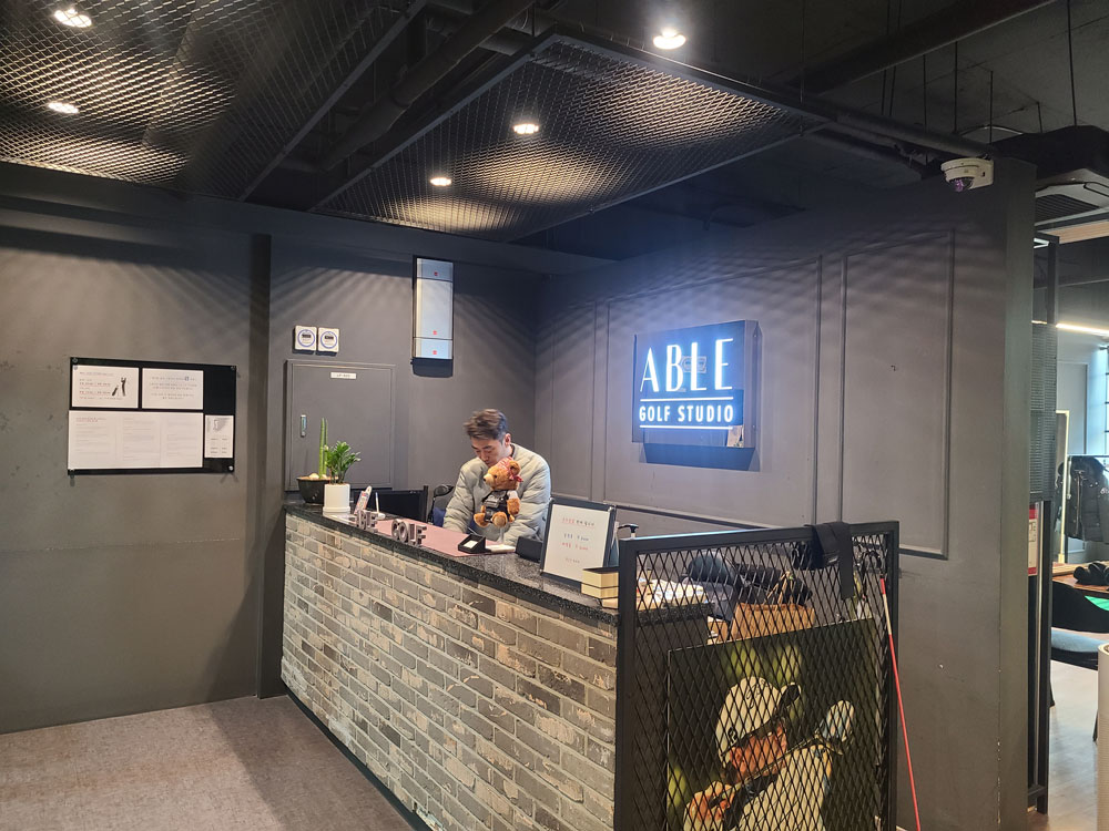 Proswing_Inc's tweet image. 서울 강서구 #에이블골프연습장 #프로스윙플레인 설치
#골프스윙머신 전문기업 (주)프로스윙
#스웨이교정 #지면반발력연습 #골프방향성 #골프스윙밸런스 #골프스윙템포 #레슨용골프용품 #골프연습장필수 #골프연습장레슨도구 #골프연습장레슨기계 #스크린골프필수 #골프궤도연습기구 #골프궤도교정기구