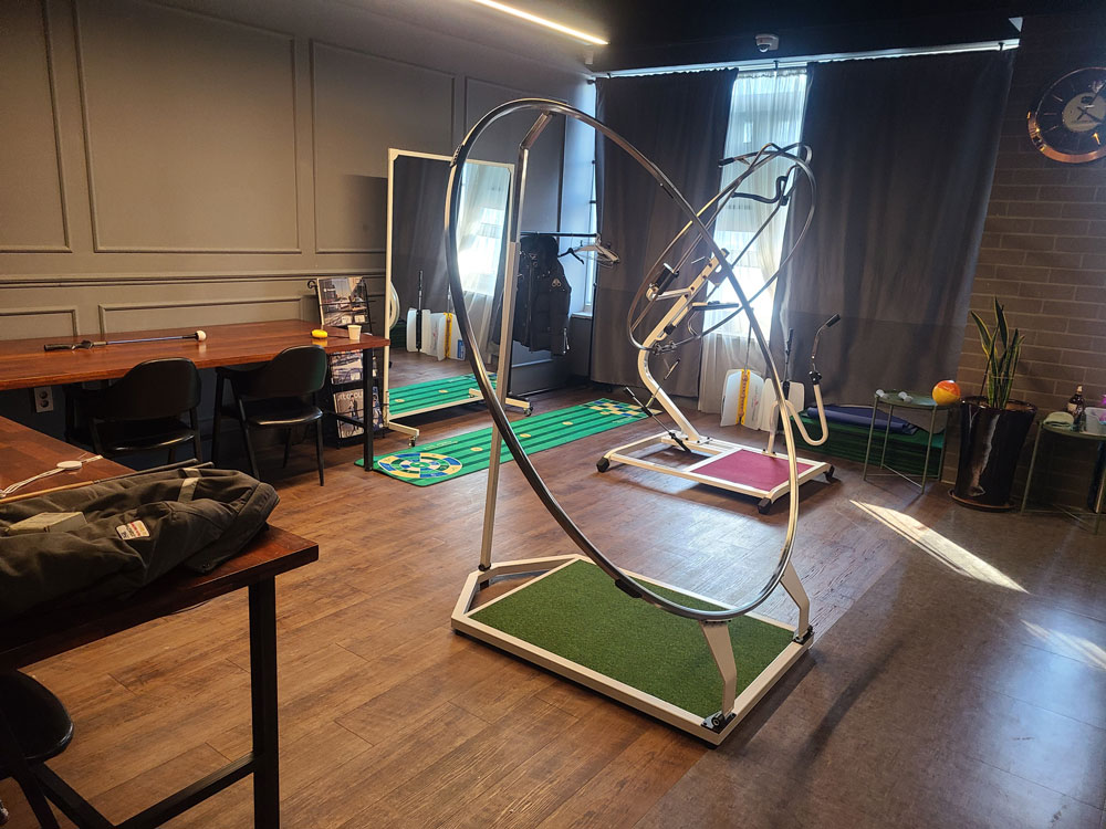 Proswing_Inc's tweet image. 서울 강서구 #에이블골프연습장 #프로스윙플레인 설치
#골프스윙머신 전문기업 (주)프로스윙
#스웨이교정 #지면반발력연습 #골프방향성 #골프스윙밸런스 #골프스윙템포 #레슨용골프용품 #골프연습장필수 #골프연습장레슨도구 #골프연습장레슨기계 #스크린골프필수 #골프궤도연습기구 #골프궤도교정기구