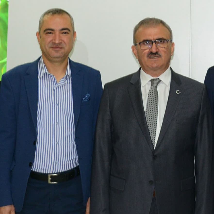 Önceki dönem Antalya Valimiz Sayın; Münir Karaloğlu'nun İçişleri Bakanlığı Bakan Yardımcılığı görevinin hayırlı uğurlu olmasını dilerim. Kendisine yeni görevinde başarılar dilerim.