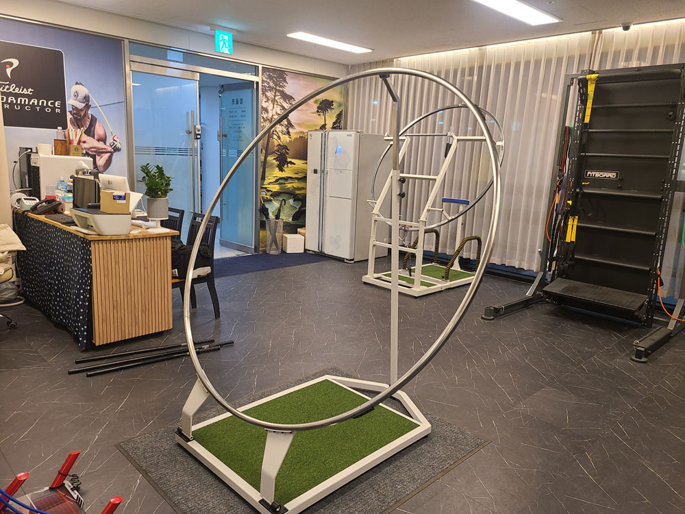 Proswing_Inc's tweet image. 부천 #킹골프연습장 #스윙궤도레슨 #프로스윙플레인
#타이틀리스트인정프로 #골프집중레슨
proswing.kr 제품문의:1899-6637
#골프궤도교정기 #골프스윙궤도연습 #골프스윙궤도교정 #레슨용골프머신 #골프아카데미필수 #골프연습장연습기 #프로스윙연습기 #프로스윙교정기