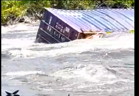 The police have recovered the wreckage of the truck that plunged into the River Nile at Karuma Waterfalls Tuesday. Richard Anyama, the Nwoya District Police Commander says  that the truck registration number UAT 113S/UBE 405P was found approximately 20 meters away from the