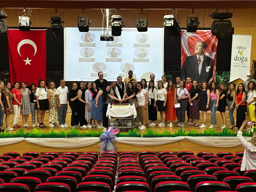 2022-2023 eğitim öğretim yılı sene sonu toplantısı. Tüm öğretmenlerimizin emeğine sağlık🙏 <a href="/Doga_Ozluce/">DOĞA KOLEJİ ÖZLÜCE KAMPÜSÜ</a>