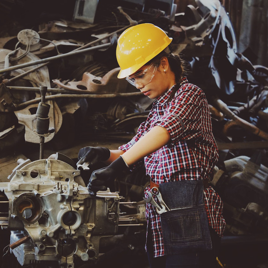 La ayuda de un profesional 👨🔧 es recomendable en la revisión técnica anual de tus #vitrinasrefrigeradas ❄️. Te recordamos que en Rochina ponemos a tu alcance nuestro Plan de Mantenimiento Integral ⚙️, muy interesante para evitar y prevenir #averías 🧱 rochina-e.com/mantenimiento-…