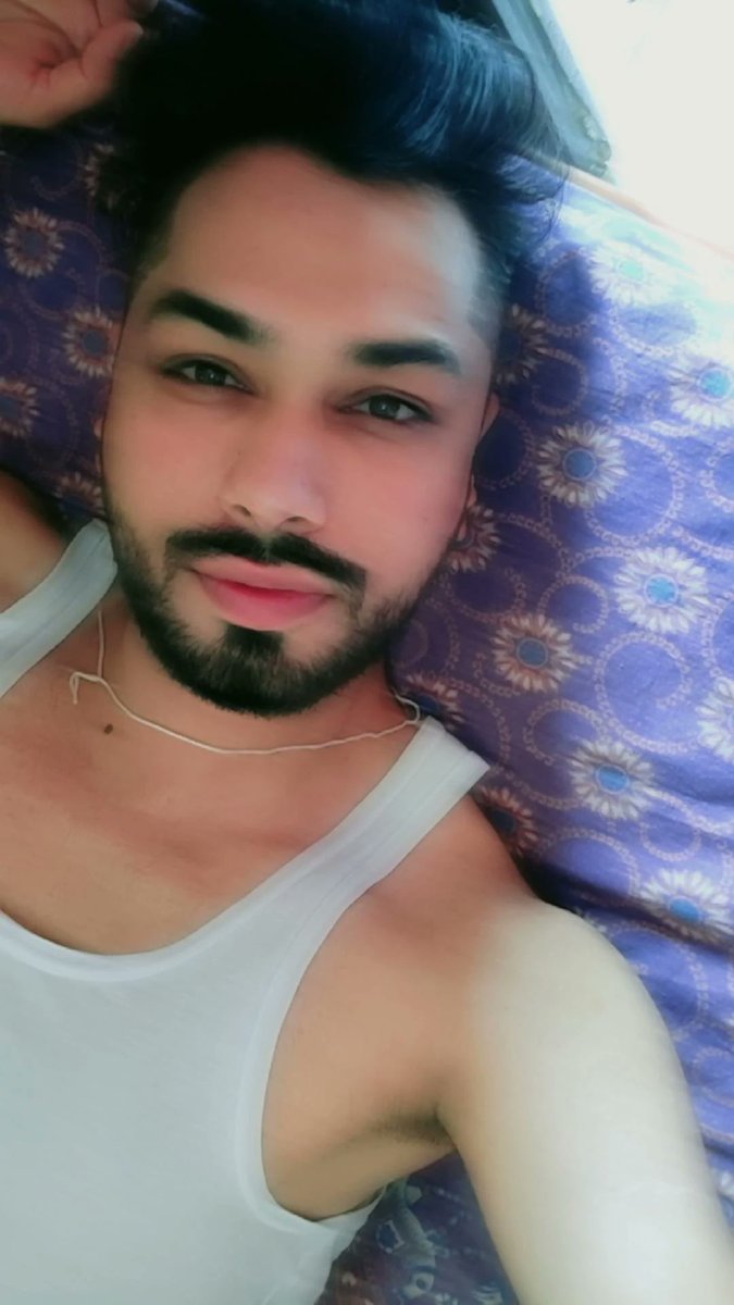 thethimarstyle's tweet photo. Blurrr 
.
.
.
.
#selfie #snapchat #explore #Thursday #thursdayvibes #Men #fitness #indianmen #FYP #lifestyle #Influencer #india https://t.co/jspXTHBu1L