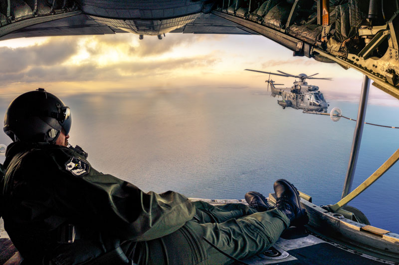 ¡Buenos días, aviadores!🙋‍♀️

"Dichoso es aquel que tiene una profesión que coincide con su afición". (George Bernard Shaw)

Bien podía ser el título de esta fotografía de Itamar Pérez Estévez, ganador del premio mejor fotografía de interés humano de los #PremiosEA23.

#SomosElAire