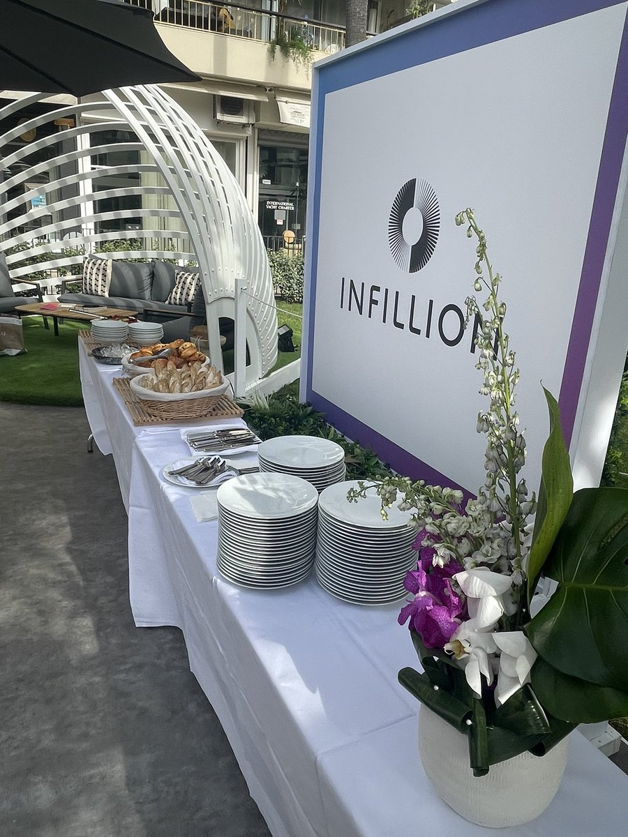 laurelrossi tweet media