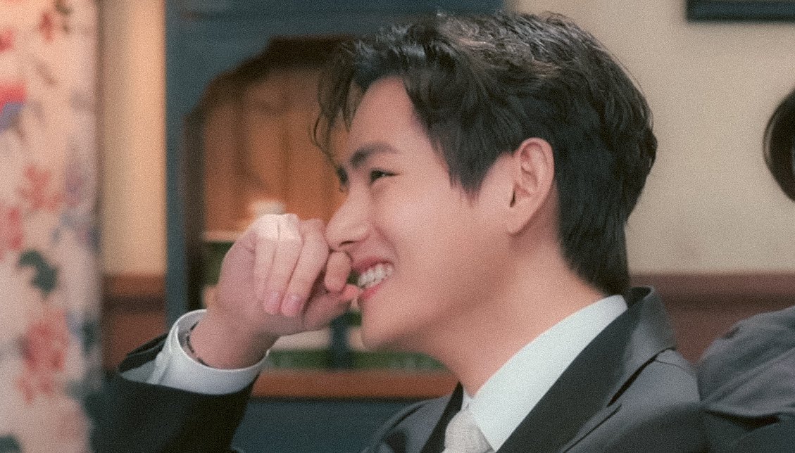thvdiaries's tweet photo. heartshaped joy♥︎ https://t.co/flz8sHgEOL