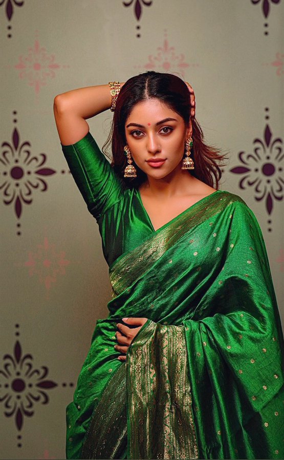 FzNYSevWwAERwIz?format=jpg&name=900x900