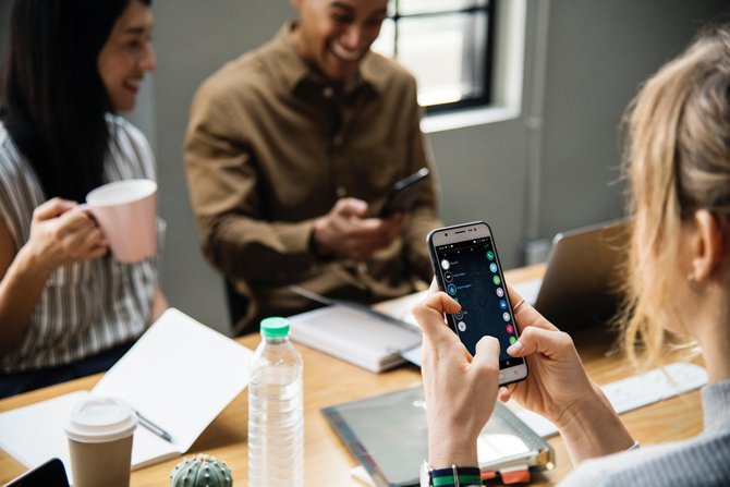 افضل تطبيق نمبربوك للبحث عن اي رقم ويعطيك اسمه 🔴

و يطلع لك وش مسمينك الناس بجوالاتهم..
 
bit.ly/3dxAdwd