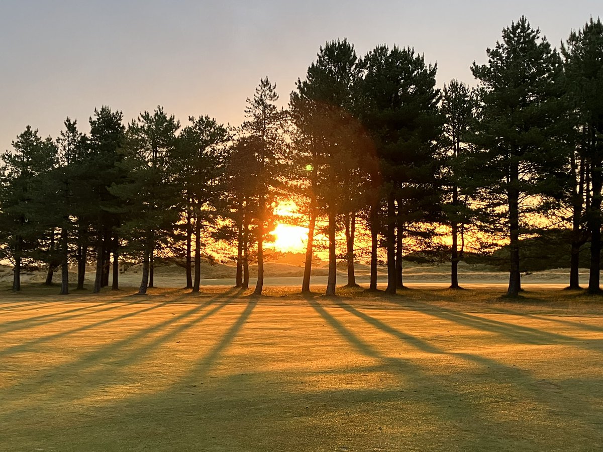 SteveEnty's tweet photo. Another day dawns on the 12th at the R&amp;A Amateur at Hillside. https://t.co/0CM6xjDqMd
