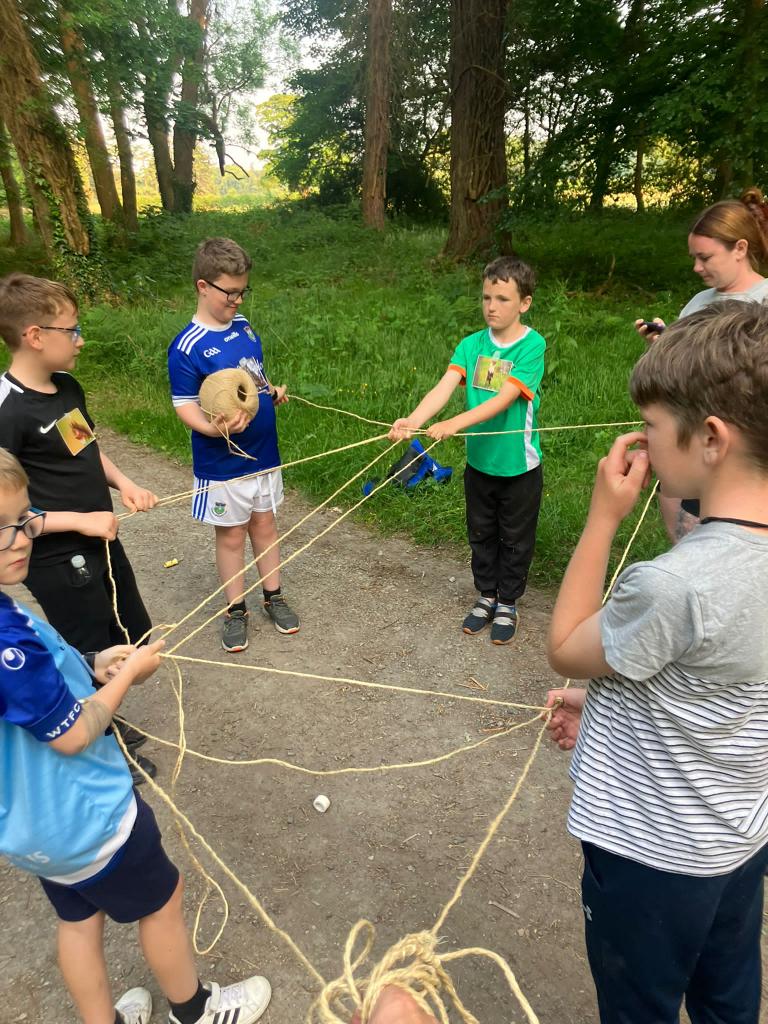 We had our first #JohnMuirAward session with #NewryStreetUnite youth group last week in #MournePark. We surveyed an ancient beech, discovered some of its resident invertebrates and learned about the woodland food Web. @JohnMuirTrust