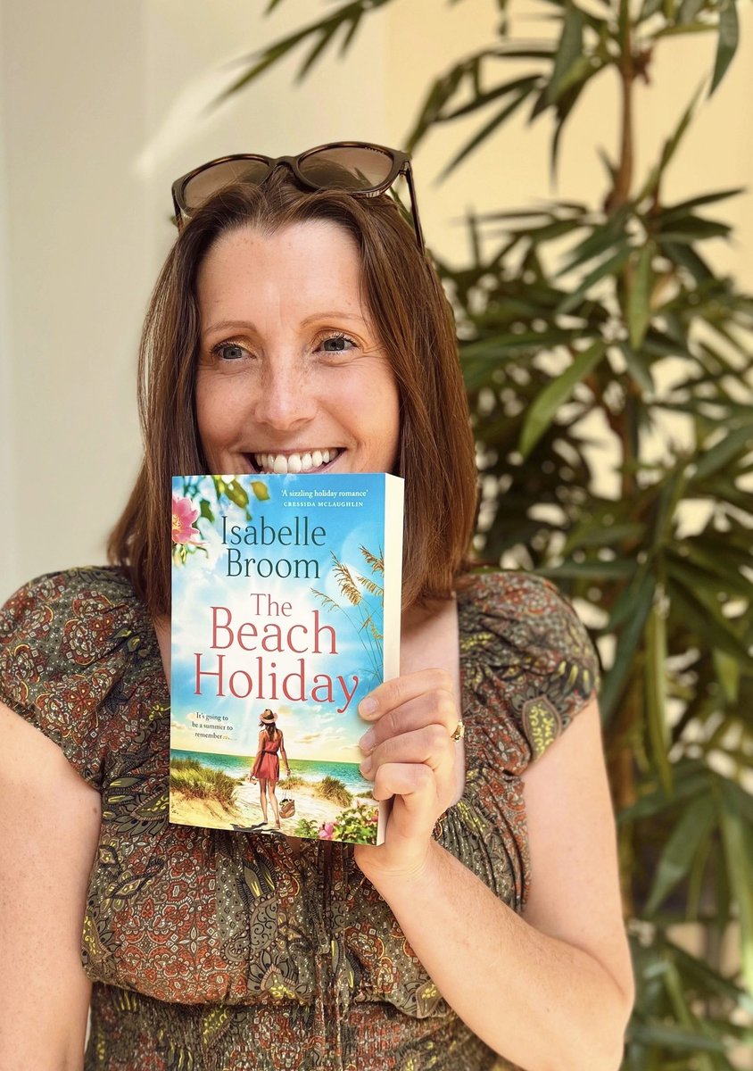 THE BEACH HOLIDAY is out today!

Set in The Hamptons, it follows an aspiring author who meets a Hollywood actor, and is sexy, sunny, escapist and tons of fun. Get a copy from Tesco, or via the link below. 🏖️

linktr.ee/isabellebroom?…