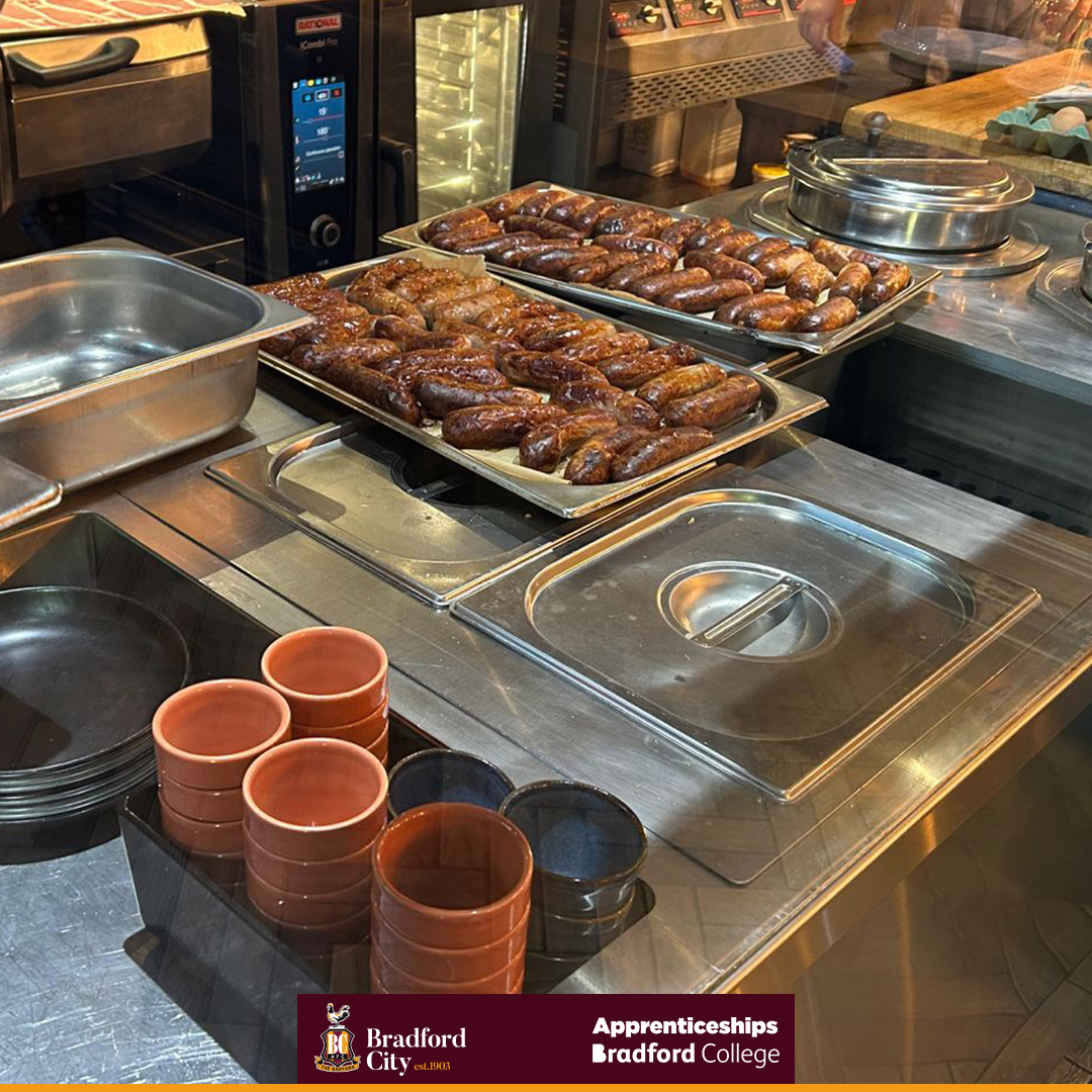 🍽️ | Here at <a href="/NrthrnKitchenBD/">Northern Kitchen</a> for our annual #EFLFixtureReleaseDay breakfast!

⏳ | 4️⃣5️⃣ minutes to go... 

#BCAFC