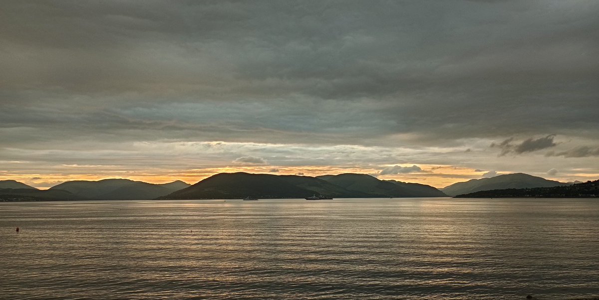 LearnerWcs's tweet photo. The longest day of the year didn't disappoint - beautiful light and textures. #FirthOfClyde #Gourock #Strone #Kilmun #Blairmore #Cove #Kilcreggan https://t.co/OGCiuCTQzX