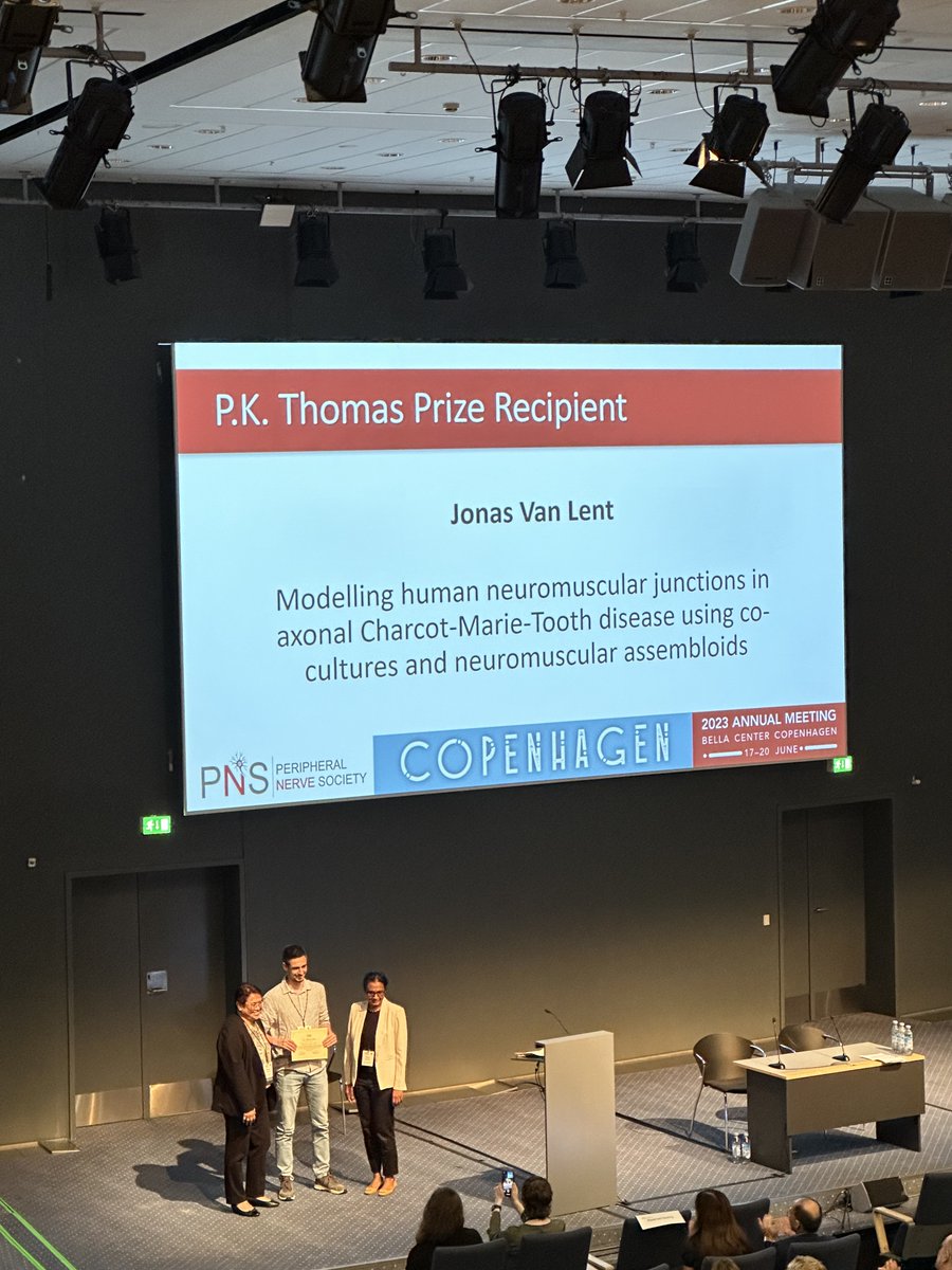 Wow, what a week!🌪️ Defended my PhD last week, and now, after presenting at the PNS, I'm thrilled to have received the P.K. Thomas prize!🏆 Honored and extremely happy!🎉 #PNS2023