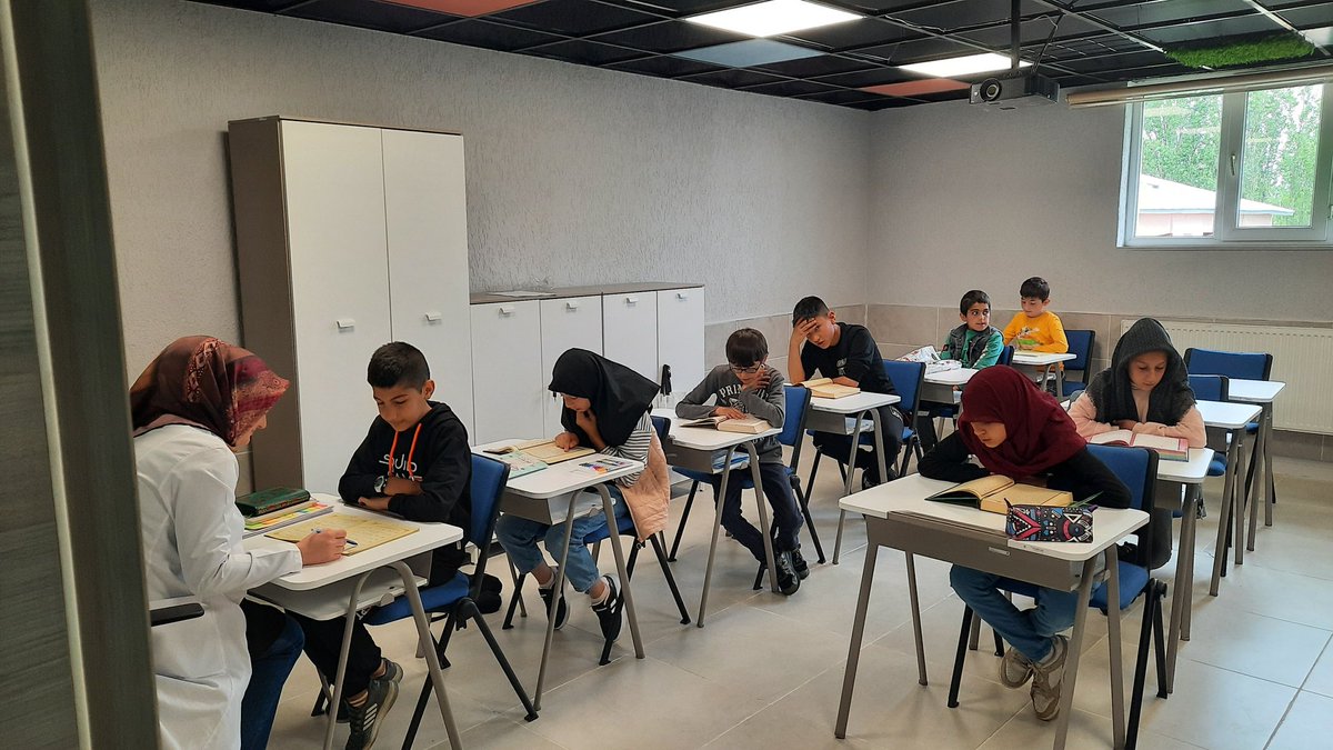 GSB_NarmanGM's tweet photo. Değerler Eğitimi Kur'an-ı Kerim ve Elif Ba kursumuz devam ediyor.

#merkezimdebuyaz🤲🌹 https://t.co/Ucv0MP7UjV