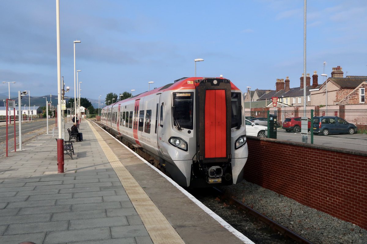 Day 2 of the Welsh rover, we depart Llandudno with the news that the Blaenau line is shut due to a badger set under the line.  So it’s off to find a bus to Porthmadog.
