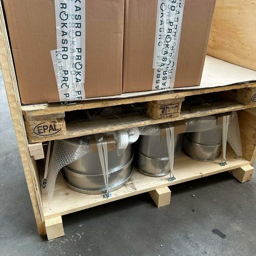 SWDSLTD1's tweet photo. Finally our new UV lining equipment was shipped into the uk allowing us to self deliver our lining capability’s which will be anything from 100mm to 2m. 

Amazing bit of equipment ready for its first culvert job next Tuesday. https://t.co/vCisTPWWWi