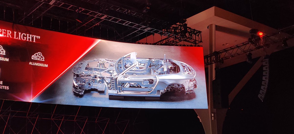 carandbike's tweet photo. @MercedesBenzInd The AMG SL55 utilises a composite aluminium structure, and has a completely new body shell that has nothing in common with any AMGs of the past. Kerb weight is close to two tonnes.
@MercedesBenzInd #AMGSL55 https://t.co/zkt8jJ1Kqk