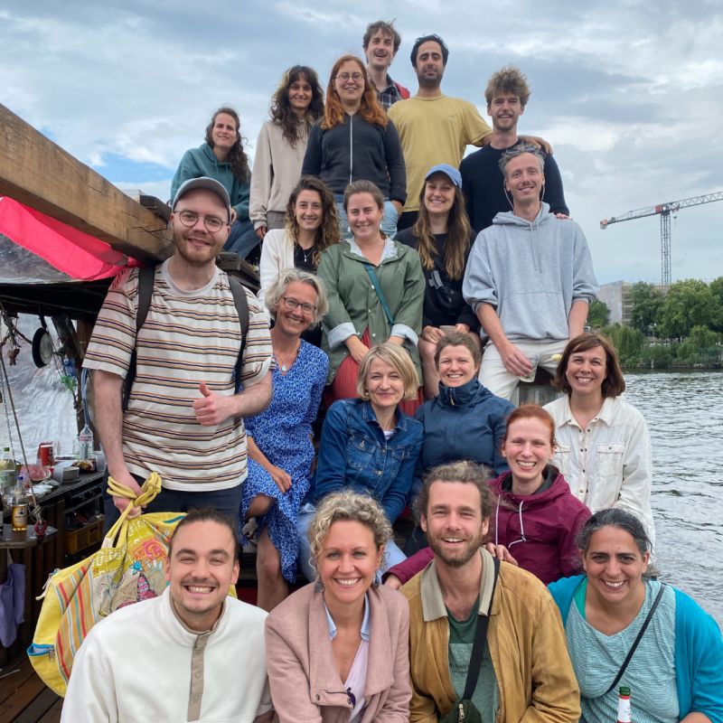 SEND_ev's tweet image. 📣 #JobAlert bei SEND

📌 Programmleitung Buy Social Deutschland
📌 Projektmanager:in Finanzierung #SocInn
📌 Personal im Bereich Office/Personal/Controlling 

💌 Bewerbt Euch oder teilt die Stellen mit Eurem Netzwerk – wir freuen uns von Euch zu hören: send-ev.de/jobs/