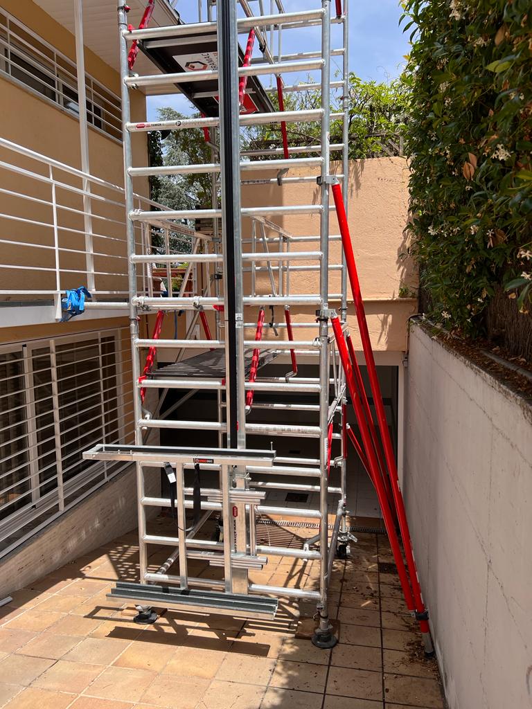 AltrexES's tweet image. Montaje de torre móvil RS TOWER 52 con Shuttle y Consola de Extensión 🔝👏🏻 @vibramac