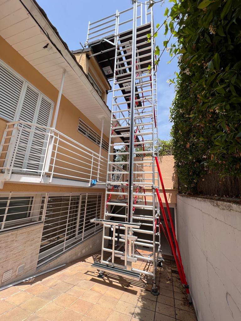 AltrexES's tweet image. Montaje de torre móvil RS TOWER 52 con Shuttle y Consola de Extensión 🔝👏🏻 @vibramac