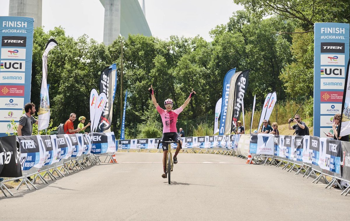 When he is not on the road Toby is pretty handy on gravel - Congratulations to the new UCI World Gravel Series - Millau Grands Causses Winner! Toby charged to a solo victory leaving the competition in his dust. Well done Champ! 
📸 : @lorisvonsiebenthal @mateo__giraud