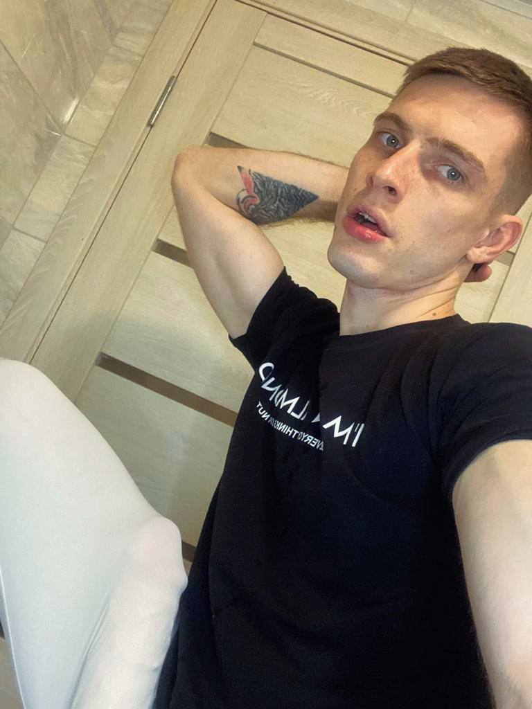 Moonboy_bnb's tweet photo. Skip the gym and workout my third leg #fitness

https://t.co/w1T4CIgg0b https://t.co/ac8Fb6zjym
