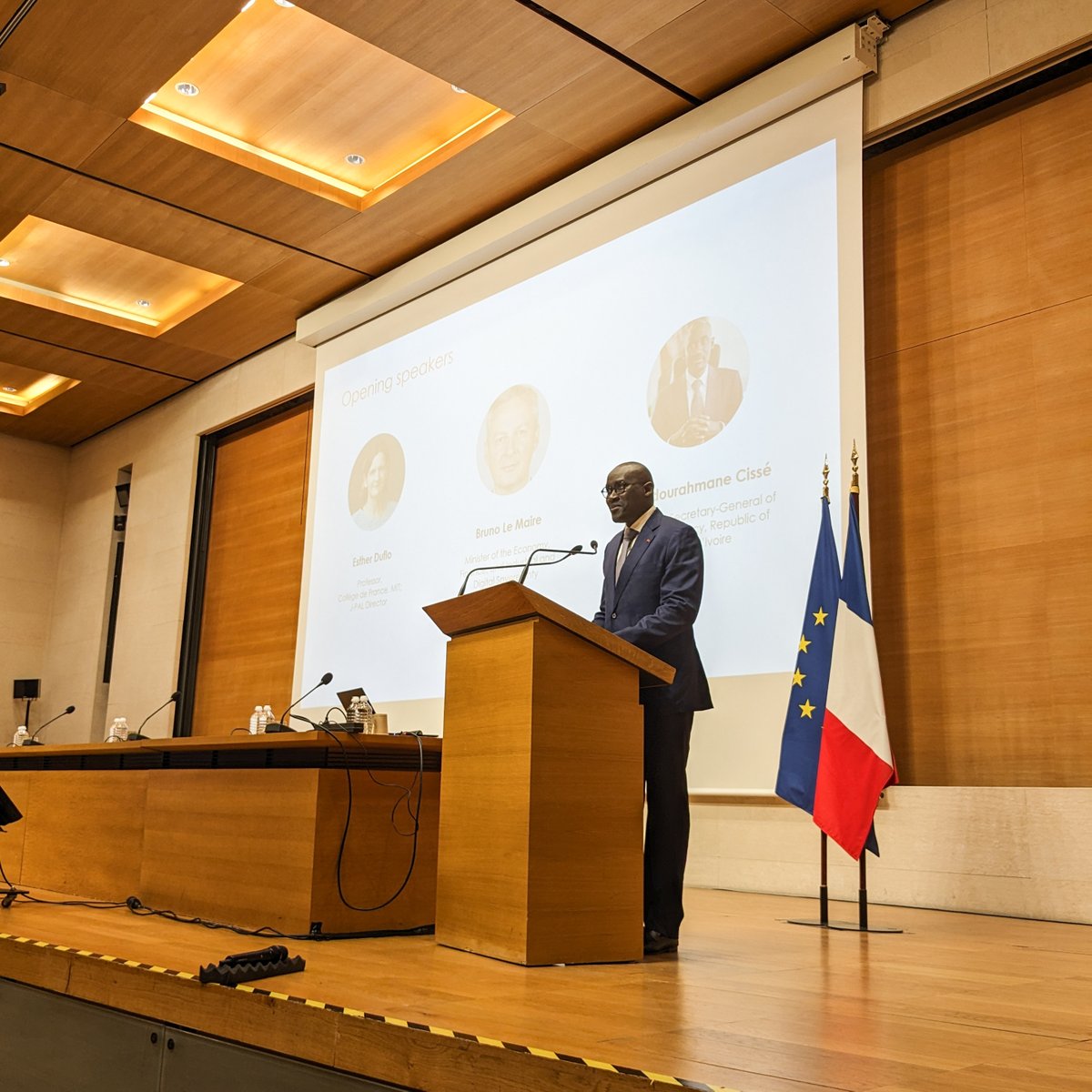 JPAL_Europe's tweet photo. Our @JPAL at 20 colloquium opens at @cdf1530 with addresses by Esther Duflo, @BrunoLeMaire and @abdu_cisse
#ProgressAgainstPoverty #JPALat20 https://t.co/hBoP1kbluk