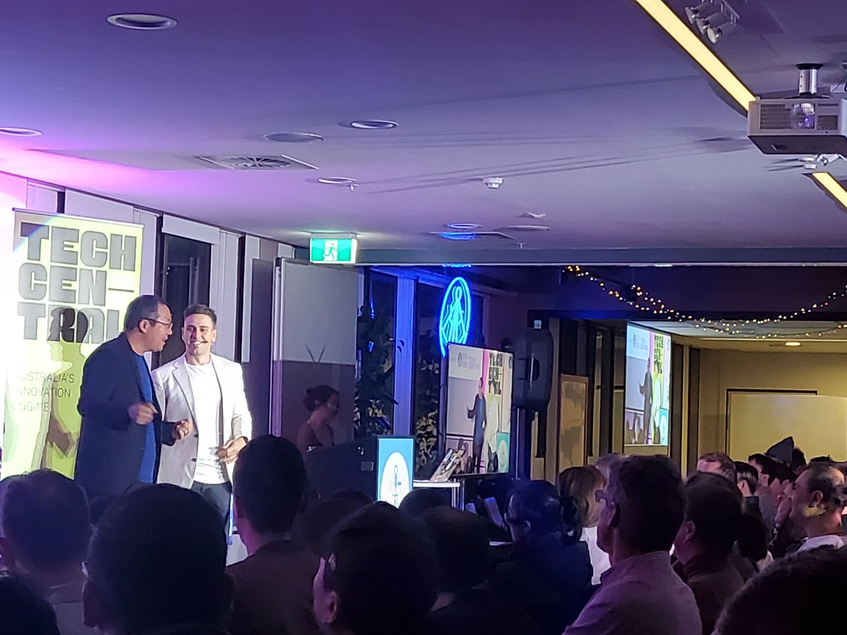 djinoz's tweet image. #blitzscaling at @Fishburners with legend @chrisyeh !