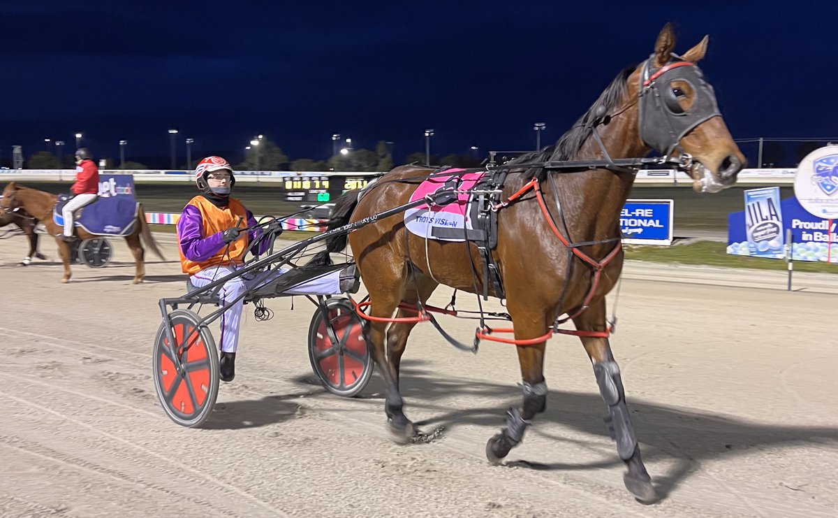 Bdtc150's tweet image. Des Mahar, who is one of the last trainers based in Ballarat’s inner residential area near Bray Raceway, saluted with ROYAL SAXON BY (Blake Pace) in the NEVETT FORD PACE @Bdtc150 R1 tonight.