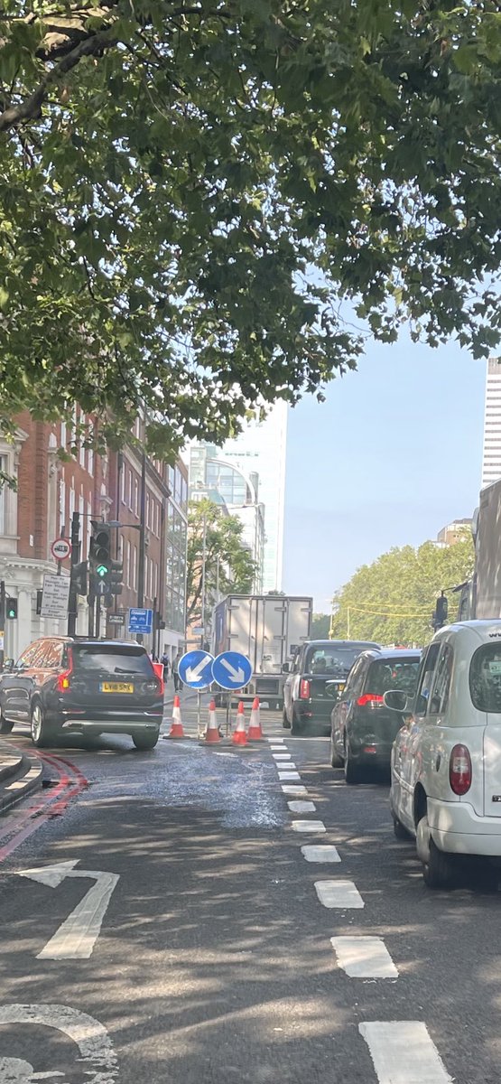 ⁦@TfL⁩ why have they put this back again? It causes so much trouble and traffic.