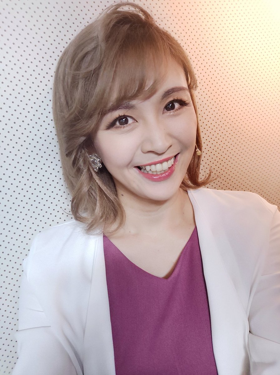 実日子さんに出逢えて、熱い熱い座組の皆に出会えて、毎日スタッフの皆様に支えられて、
いつの間にか何処かに置いてきてしまった情熱や青春を取り戻した、熱く幸せな日々でした。

応援して下さいましたお客様皆様に心より感謝しております。
ありがとうございました!!!
宝生実日子役 栗山絵美