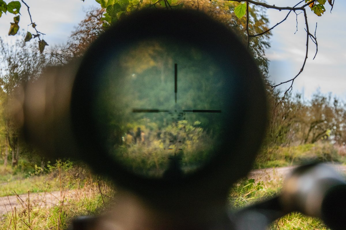 1er_ri's tweet image. #1RI - Vous aussi, gardez votre objectif en vue pour la semaine 🎯
#MondayMotivation