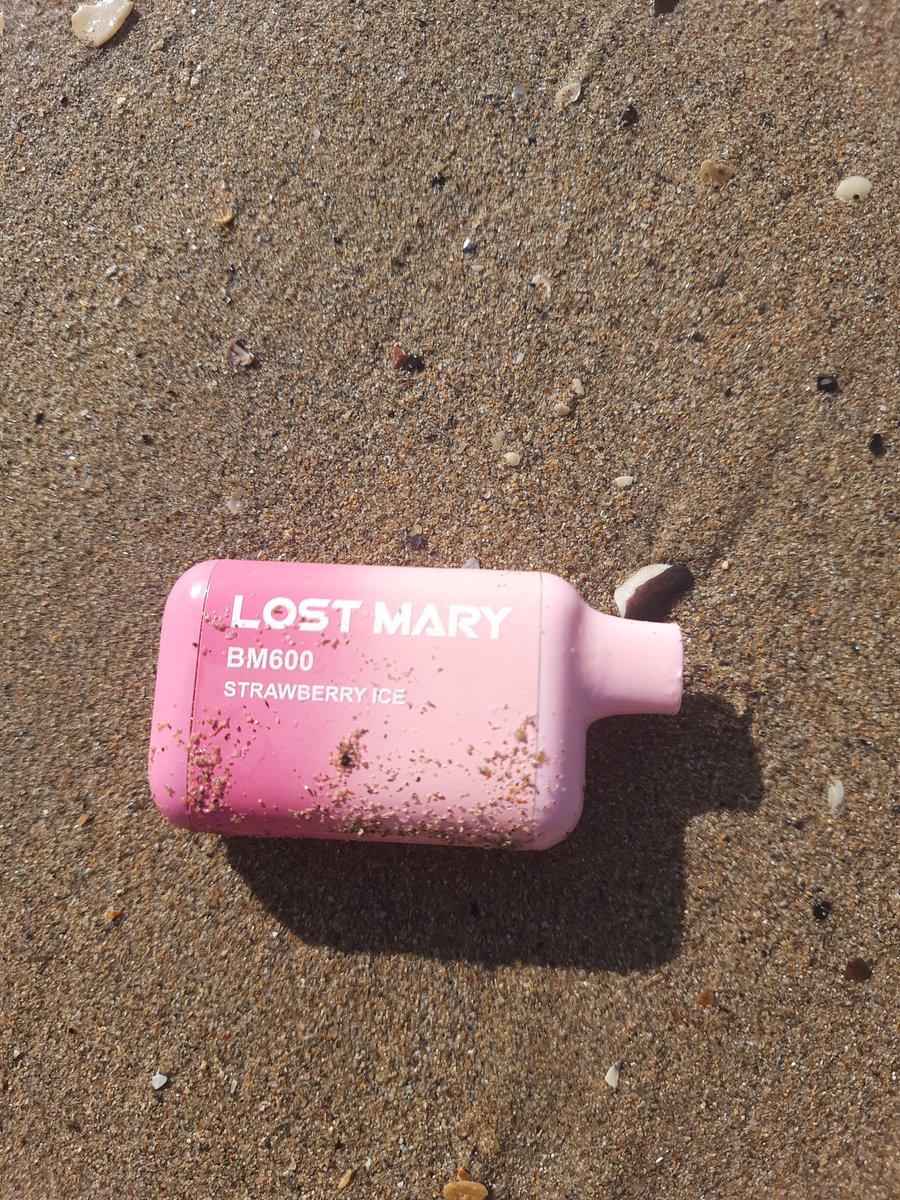 A beautiful morning but just found my first vape on my local beach. This is NOT OK. #LostMary #BanDisposableVapes I recently interviewed @LessWasteLaura about the envtal impact of the 1.3mill single-use vape thrown away each week in the UK. Fast electronics is absolute madness.