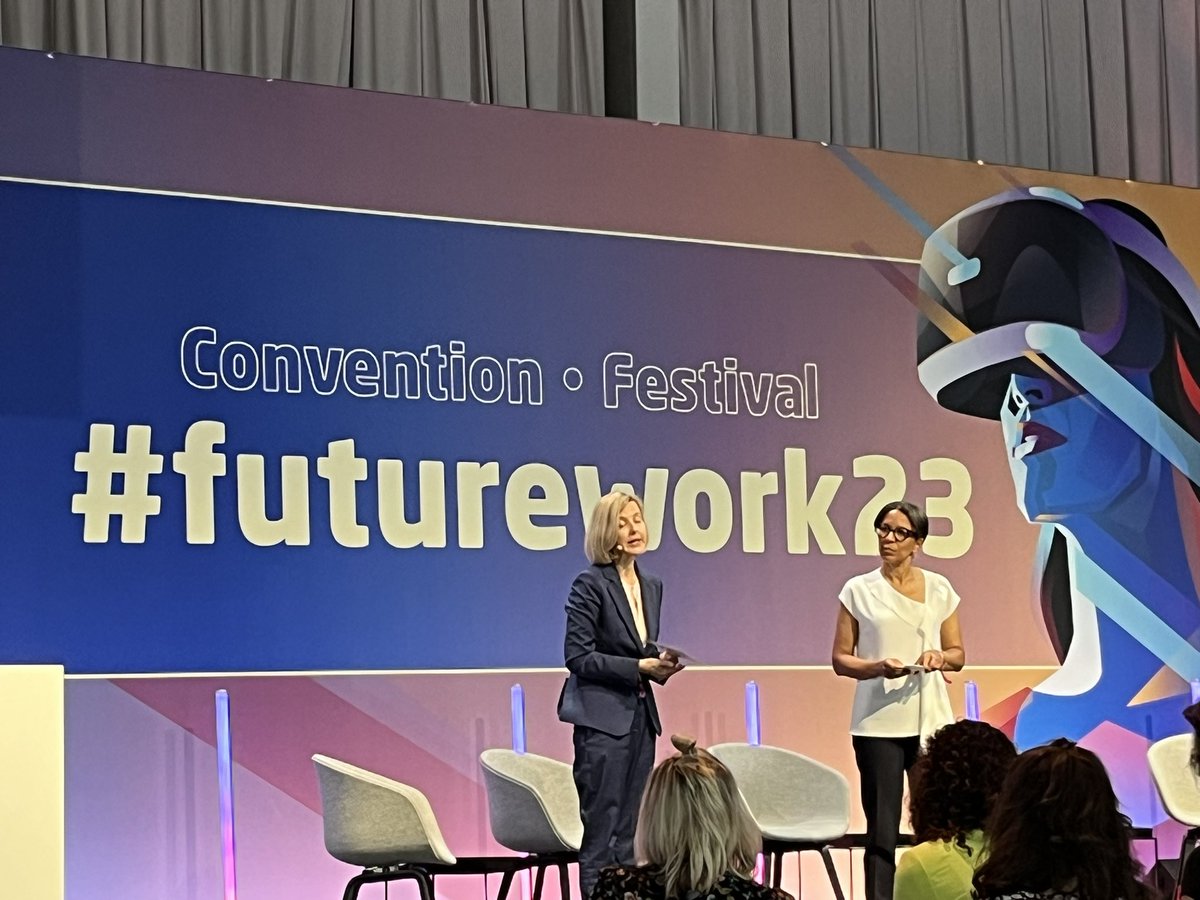 kampinger's tweet photo. Frauenpower auf der #futurework23 mit Marianne Jannik @microsoft und Janina Kugel #dieBDA https://t.co/r0emncaQFX