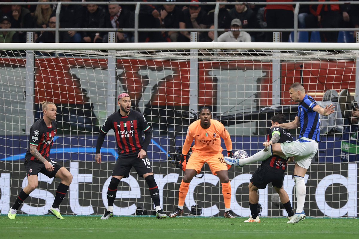 steilbarellino's tweet photo. grazie di tutto Edin. 🖤💙 https://t.co/6ydNlxmBeR