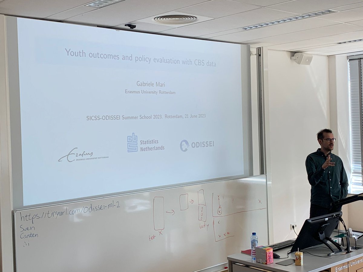 Day 3 of #SICSS - ODISSEI 2023 concluded with a great presentation by @_gbmari. Delving into the  topics of youth outcomes and policy evaluation using CBS microdata, it sparked great interest among our participants. 📊🔍