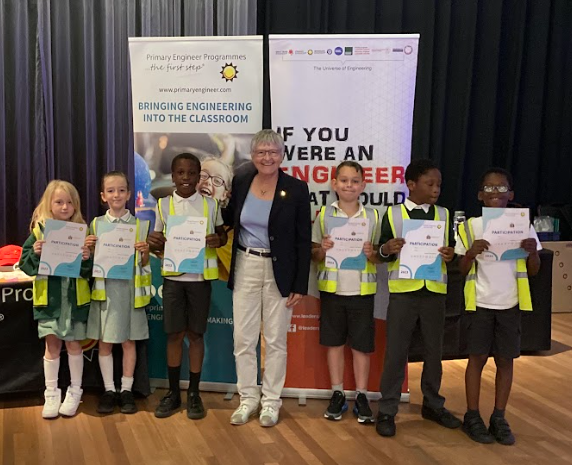 AlbionPrimary's tweet photo. After all of their hard work creating vehicles in DT in Year 4, a group of our pupils were chosen to visit Glaziers Hall to test out their designs against other schools. Three of our pupils even won first place in their testing groups! Well done Year 4!
#APScreativity
#APSdt https://t.co/4RPtR6dSiy