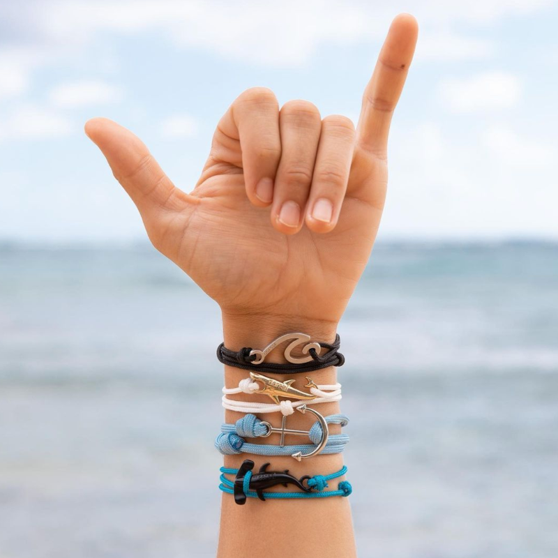 dorsalbracelets's tweet photo. Every purchase removes one pound of plastic from the ocean 🦈 Find your bracelet today!