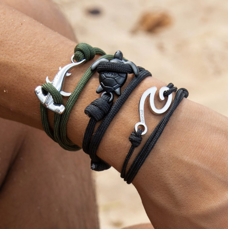 dorsalbracelets's tweet photo. Every purchase removes one pound of plastic from the ocean 🦈 Find your bracelet today!