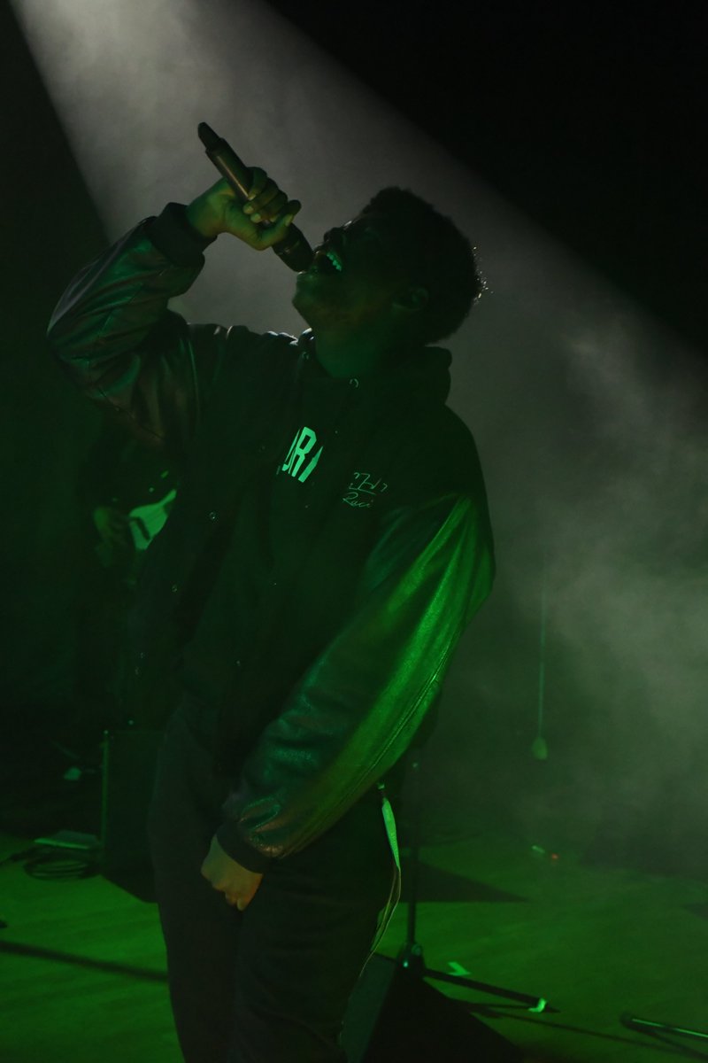 Out now!  Watch our 1st Year Music Student Elliott Mecaley perform 'Bulls on Parade' by Rage Against the Machine.

youtube.com/watch?v=iMUwRb…