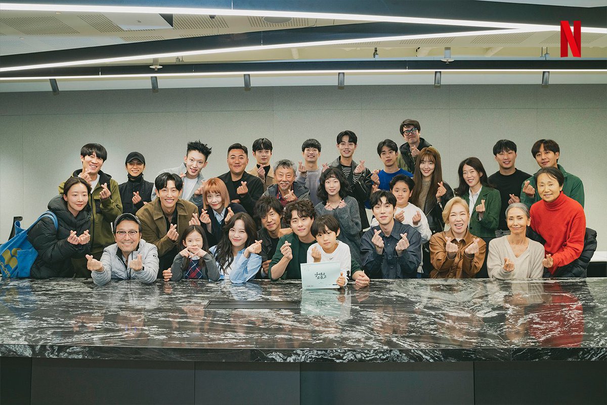 Drama tvN #TheUncannyCounter2 bisa ditonton legal di Netflix

Cast: #JoByeongGyu #YooJunSang #KimSejeong #YeomHyeRan #AhnSukHwan #JinSunKyu #KangKiYoung #KimHieora #YooInSoo 

Tayang 29 Juli

Asyeeeek 🤩