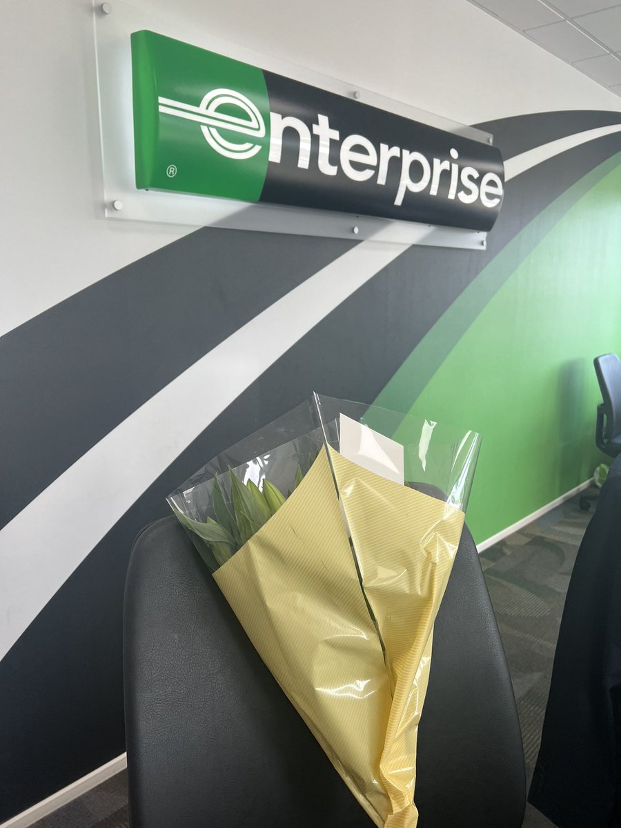 🚨U358 MoM🚨 Regular retail customer came in today for a bigger car than he normally books, told us he was heading across the country for a funeral. CS ✅ <a href="/khumphryson/">Kieran Humphryson</a> <a href="/SamASmith_ERAC/">Sam Smith</a> <a href="/clairegrimes111/">Claire Graham</a>