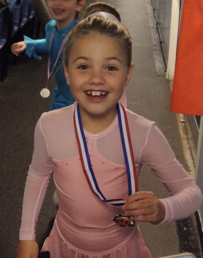 DebbieJSmythe1's tweet photo. 9 years ago today Lily won her first Spin Spiral Jump, this week she competed in her first Advanced Novice Ladies competition ... Lily has had tough battles this year but we're so proud of her determination to fight them both in school and on the ice @DidcotGirls @MissEdwards2023 https://t.co/j2KDGREsnz