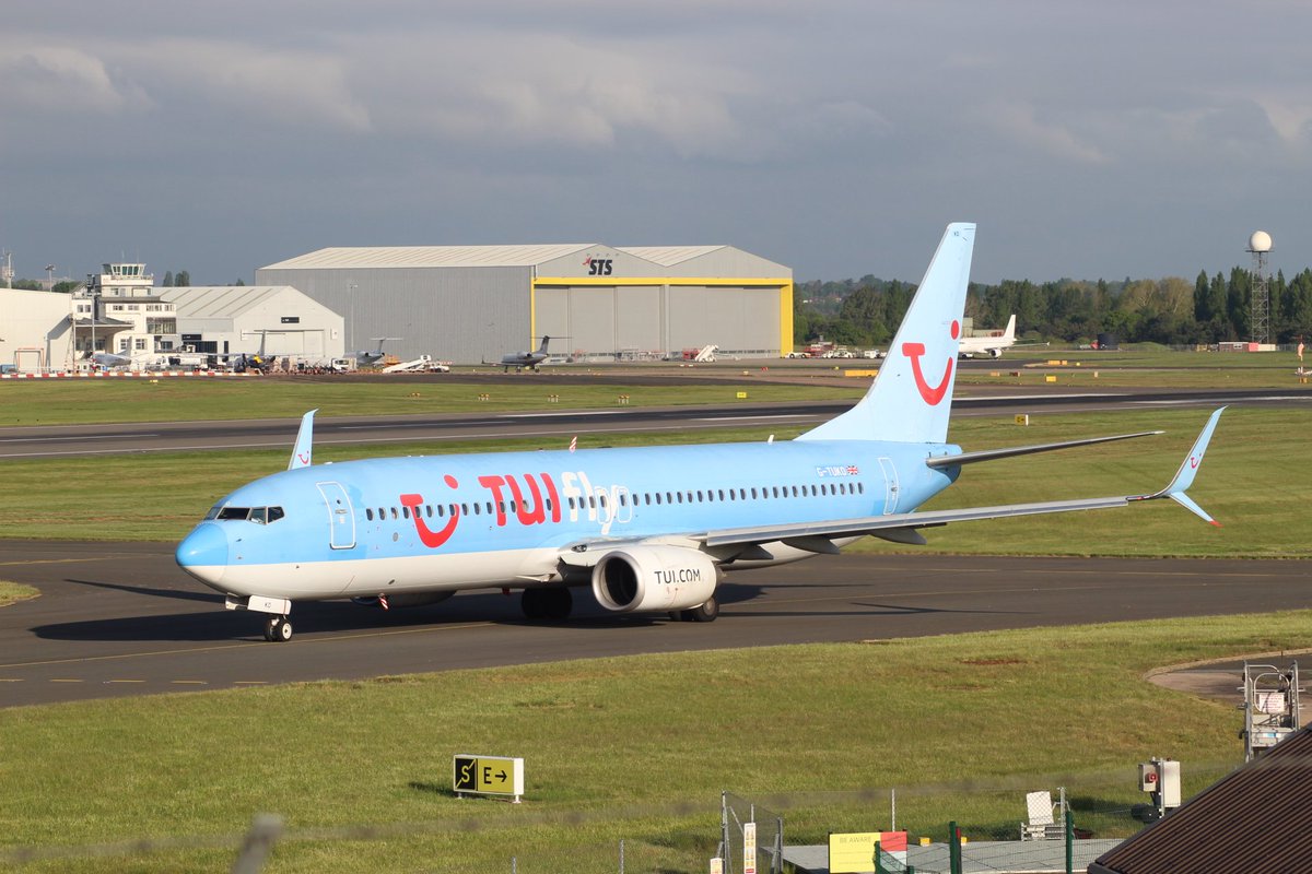 @TUIUK 737-800 G-TUKO in TUIFly livery heading for departure at @bhx_official ✈️📸 

#Avgeek #aviation #AviationPhoto  #Boeing737 #Canon #PlanePics #Planespotting #Tui #TUIFly